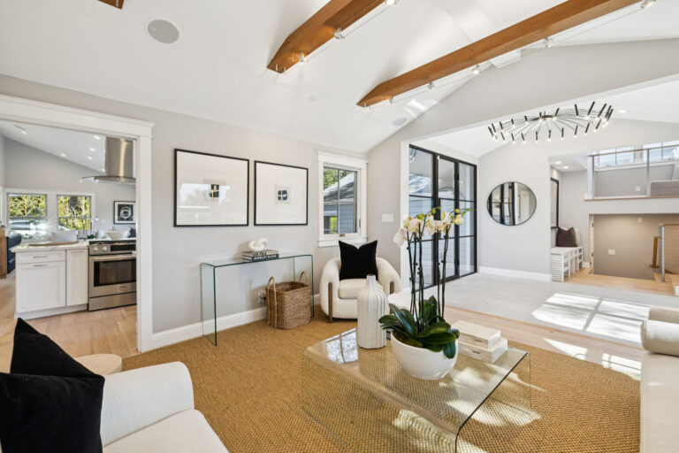 063-118-hillside-drive.85084.p4k.020