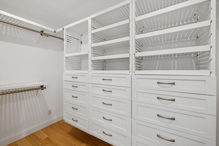 117-118-hillside-drive.85084.p4k.047